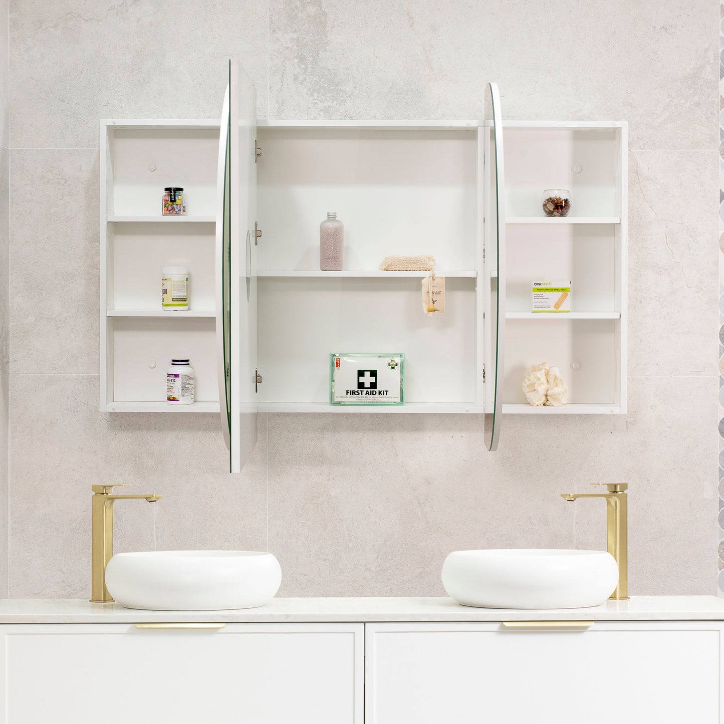 Pill Oval 1800mm x 900mm Mirrored Shaving Cabinet, Matte White