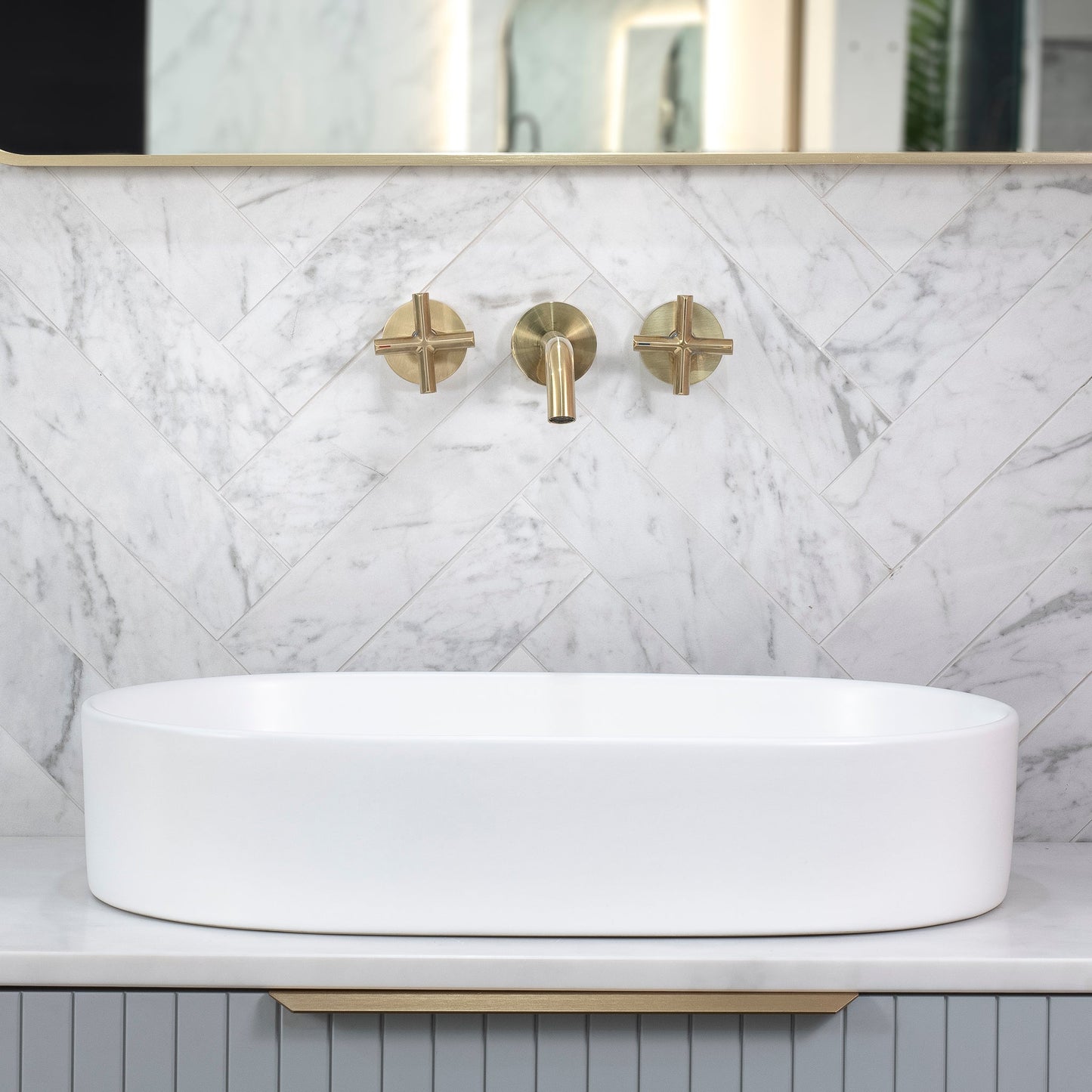 Pill Oval 600mm x 380mm Above-Counter Basin, Matte White