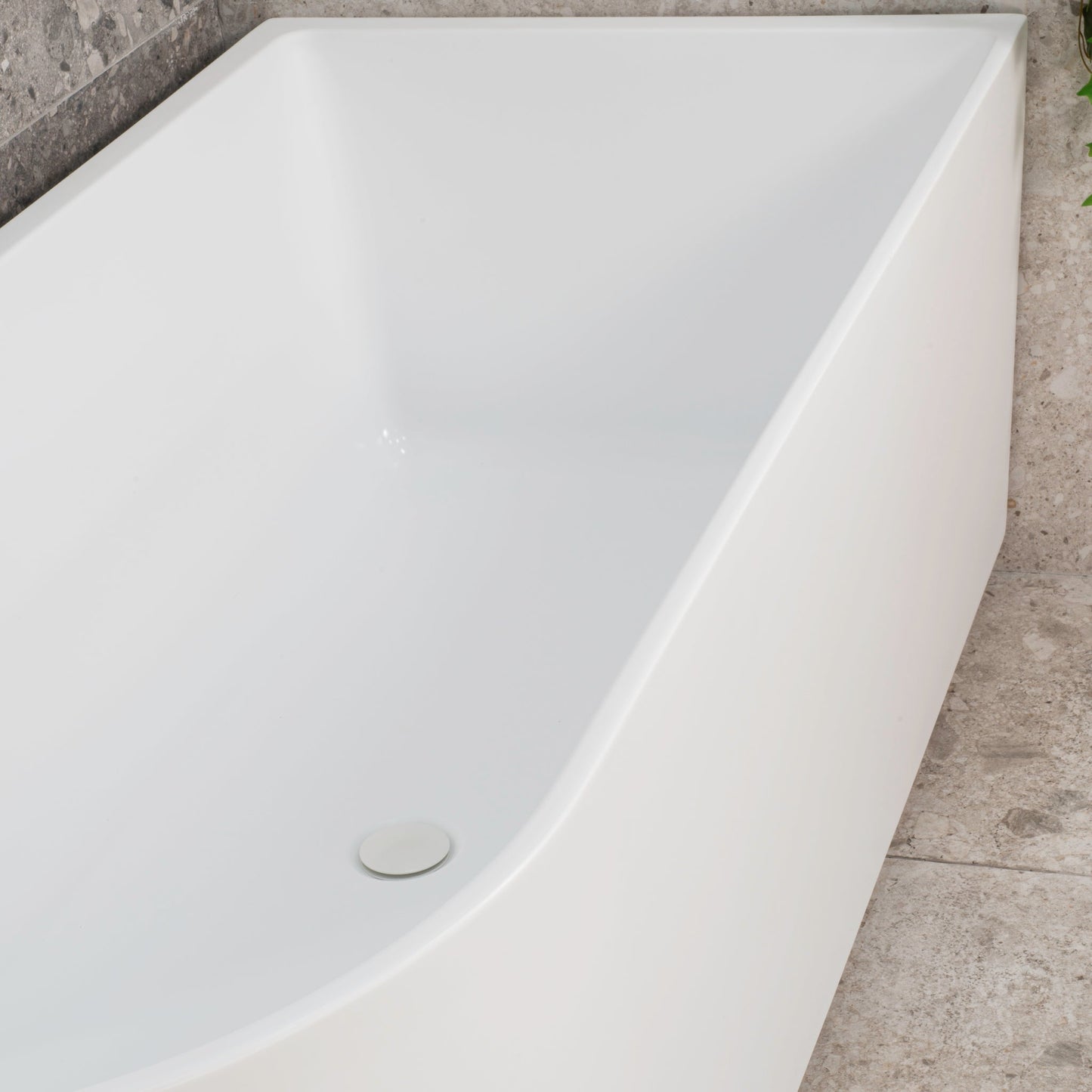 Arco 1600mm Right Corner Freestanding Bath, Matte White