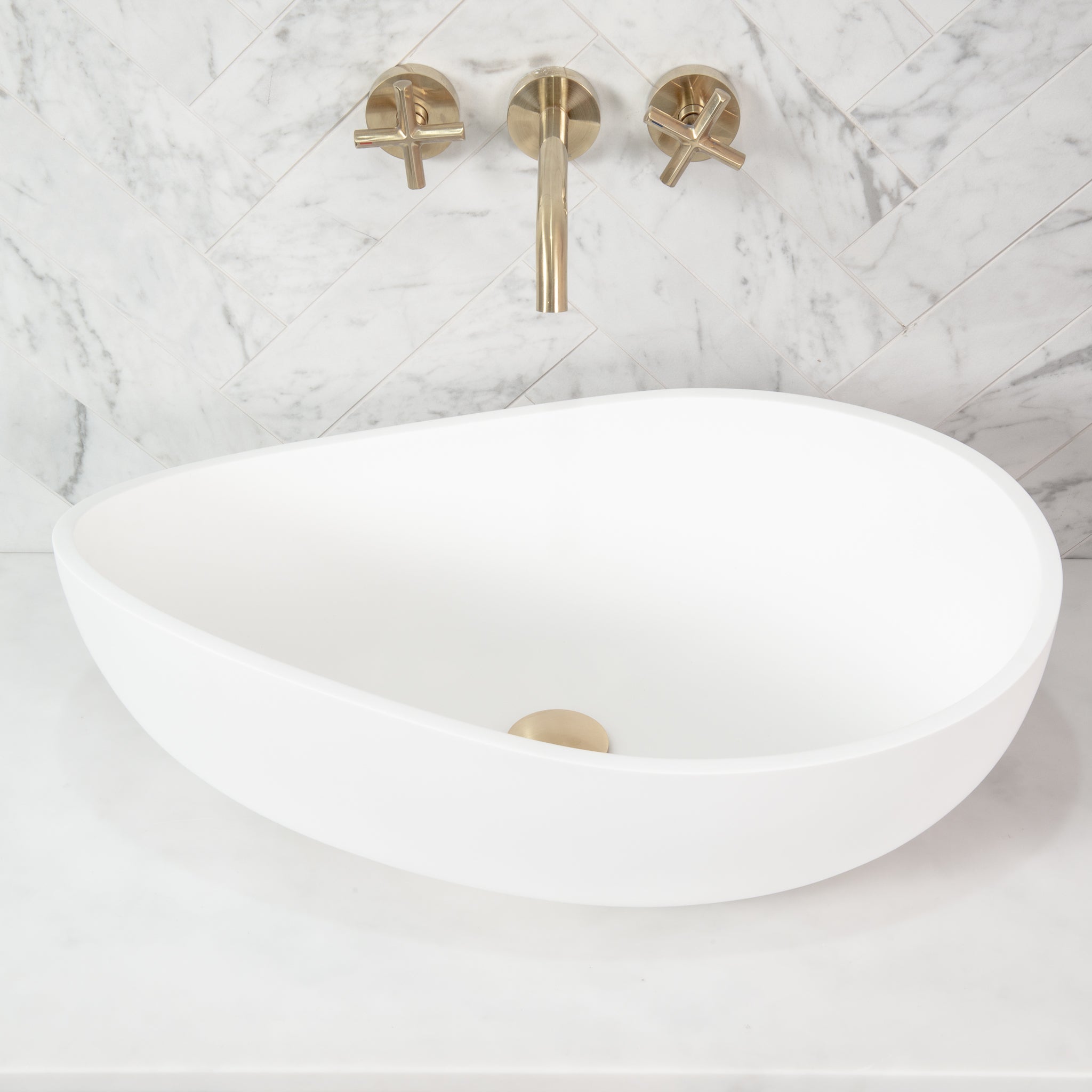 Wave Oval 600mm Artificial Stone Above-Counter Basin, Gloss White – Enflair